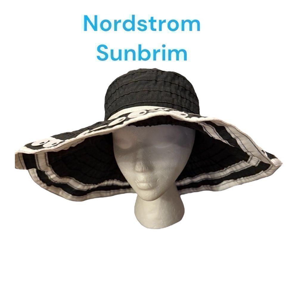 Nordstrom Dark grayāand White SunāHat